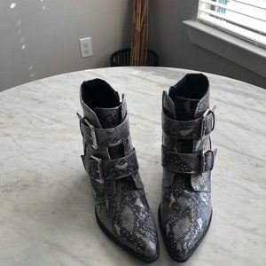 Esprit Alyvia snakeskin patterned ankle boot with silver buckles - size 7